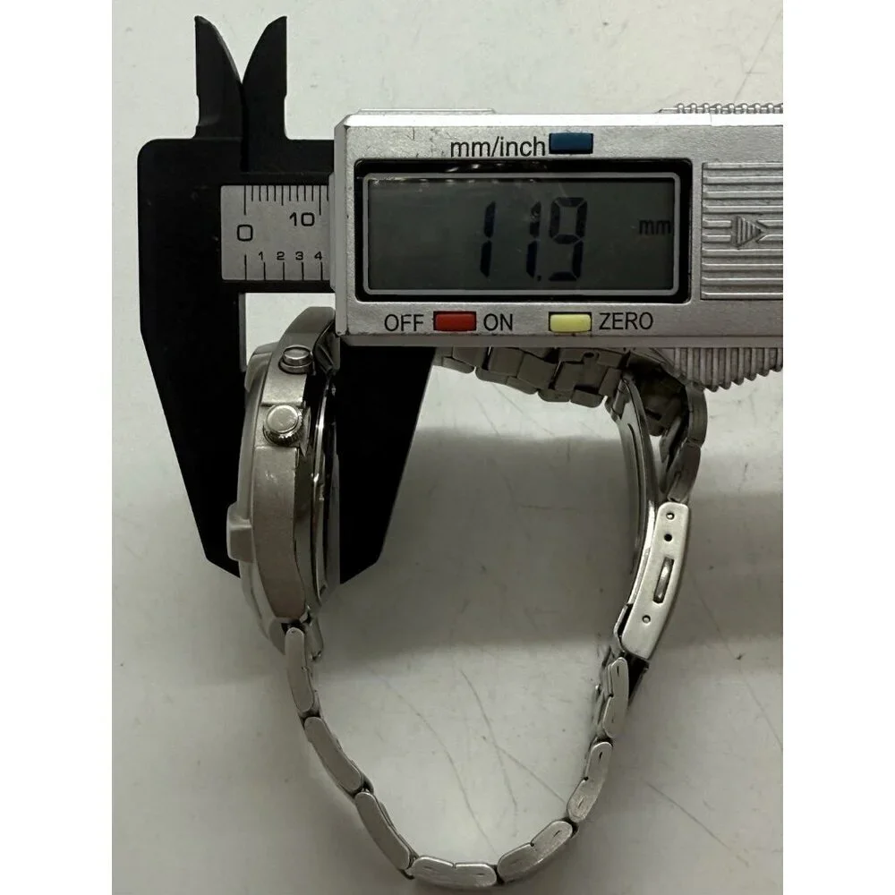 Casio Edifice Illuminator 2312 MMW100 Watch Silver Tone Bracelet White Face Date